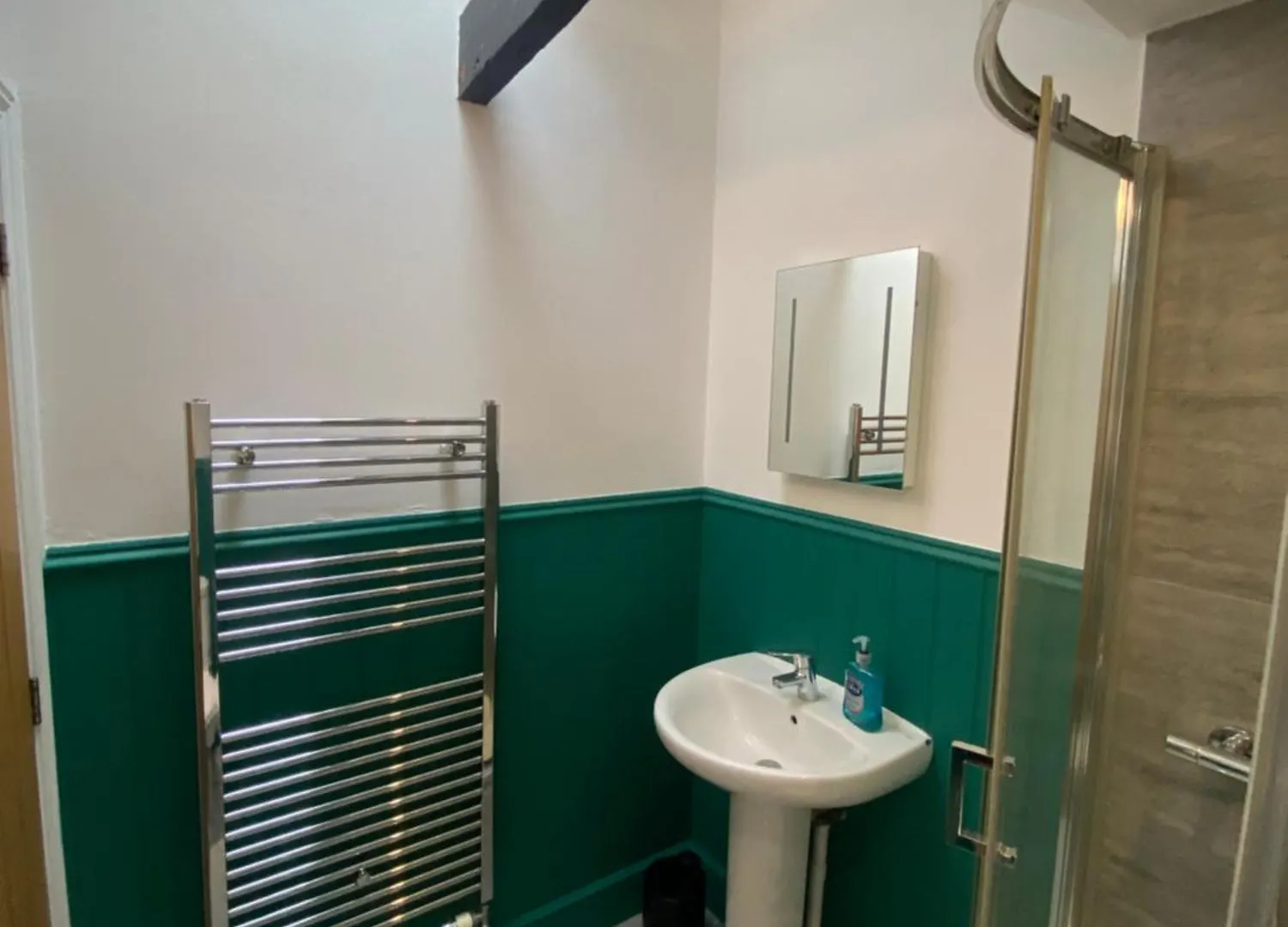 2-Bed Apartment With Free Wifi, 2-Minute Walk To Brighton Beach & Pier