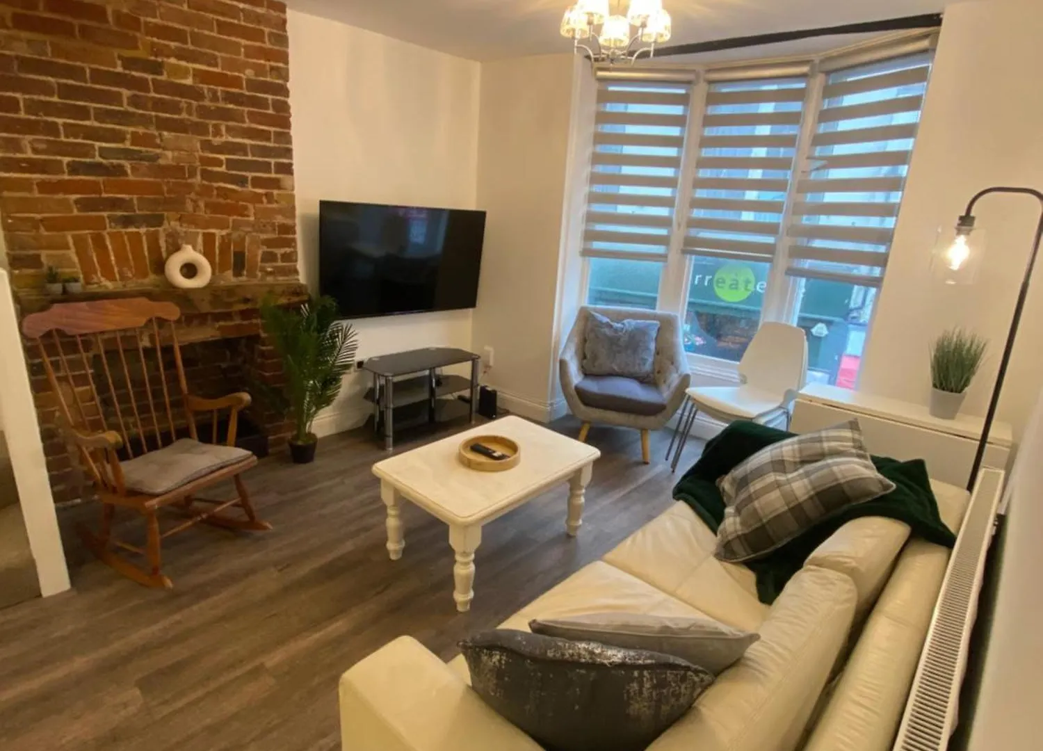 2-Bed Apartment With Free Wifi, 2-Minute Walk To Brighton Beach & Pier
